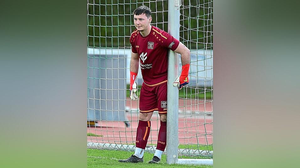 Torwart Lukas Groll war bei der Deggendorfer 0:5-Pleite bei Spitzenreiter Weiden bester Mann und verhinderte eine noch h&ouml;here Niederlage.
