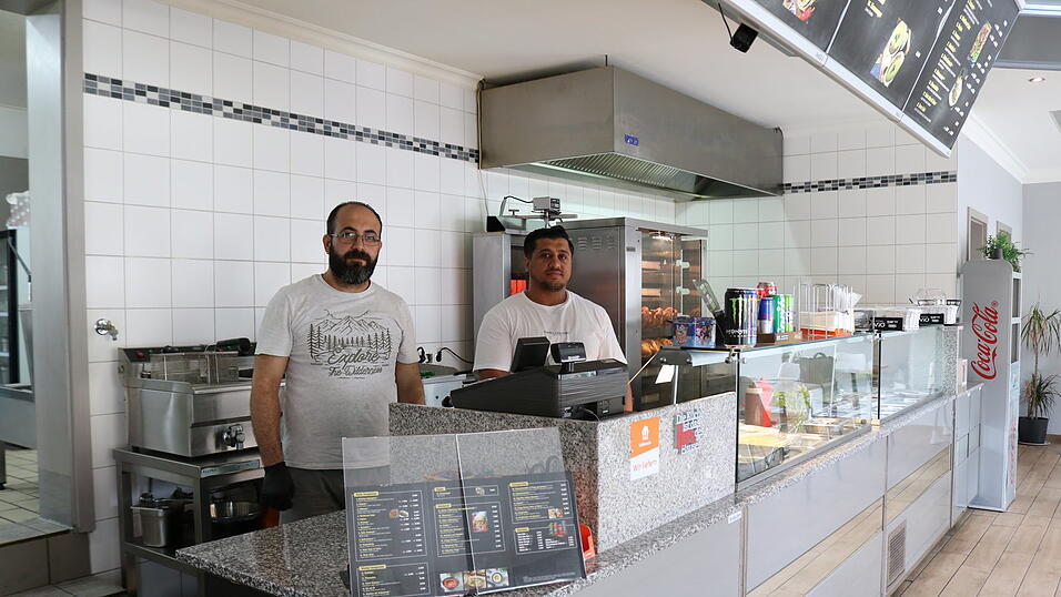 Im Sterk-Imbiss gibt es syrische und libanesische Speisen. Im Sterk-Imbiss gibt es syrische und libanesische Speisen.