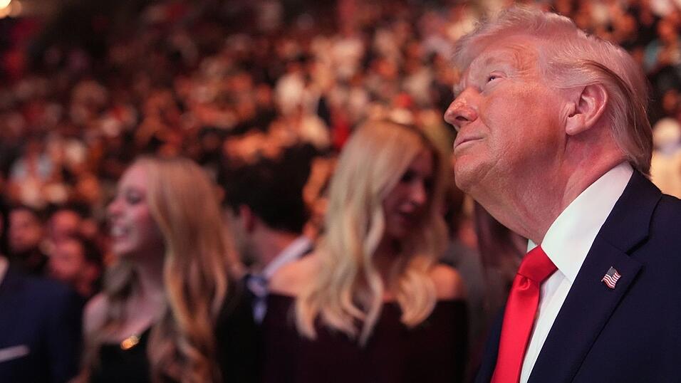 US-Pr&auml;sident Donald Trump besucht die UFC-Veranstaltung in Miami.
