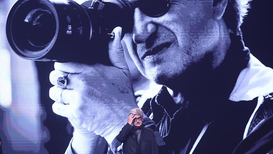 Wim Wenders wurde mit dem Ehrenpreis ausgezeichnet. Wim Wenders wurde mit dem Ehrenpreis ausgezeichnet.