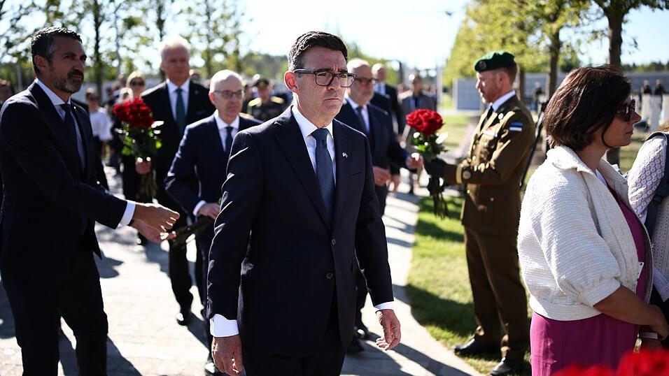Der britische Premierminister Andy Burnham sicherte der Ukraine bei einem Besuch in Kiew weitere milit&auml;rische Unterst&uuml;tzung zu.