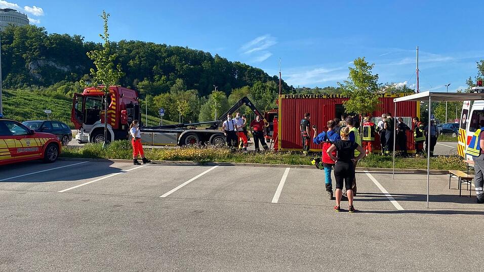 Gro&szlig;angelegte Personensuche der Polizei und weiterer Rettungskr&auml;fte am Mittwochnachmittag in Kelheim. Dort hatten Zeugen zuvor Hilfeschreie aus einem Waldst&uuml;ck geh&ouml;rt.