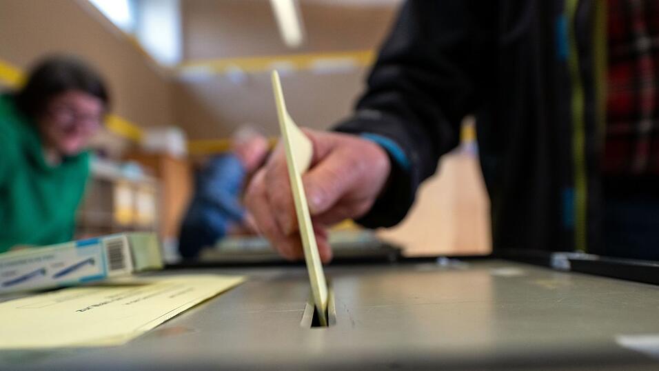 Der Landkreis Rh&ouml;n-Grabfeld wird k&uuml;nftig von einer Landr&auml;tin gef&uuml;hrt, die zur Partei Freie W&auml;hler geh&ouml;rt.