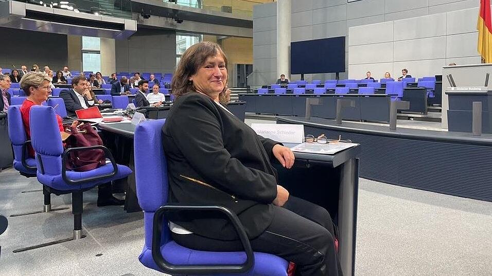 Ihren Platz im Deutschen Bundestag hat Marianne Schieder verloren. Ihre Parteifreunde hatten sie bei der Listenreihung weit nach hinten verfrachtet. Schieder wittert 'Altersdiskriminierung' in der Partei.