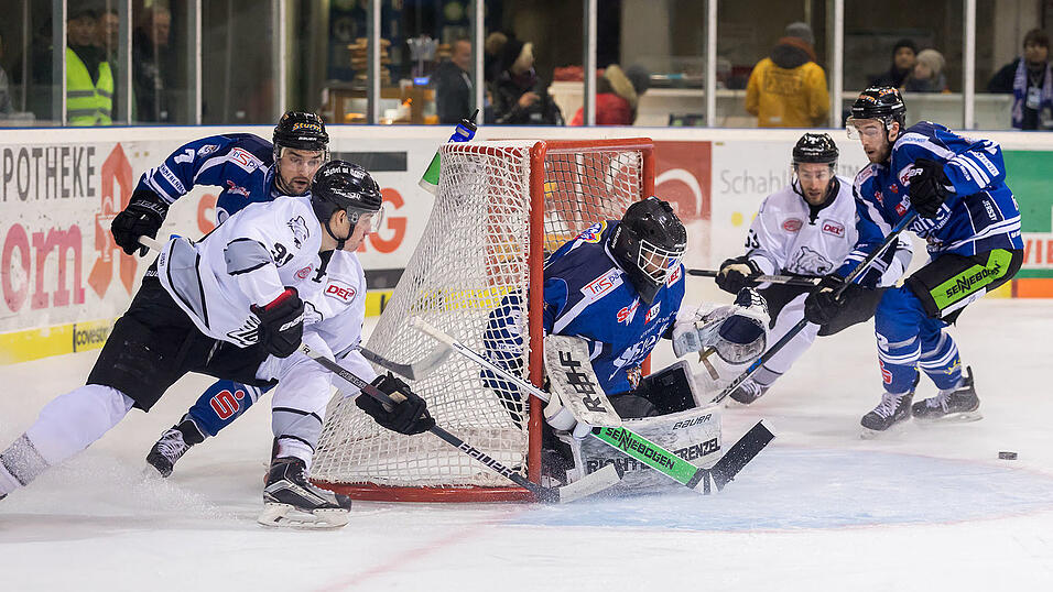 Die Straubing Tigers hatten die Thomas Sabo Ice Tigers N&uuml;rnberg zu Gast.