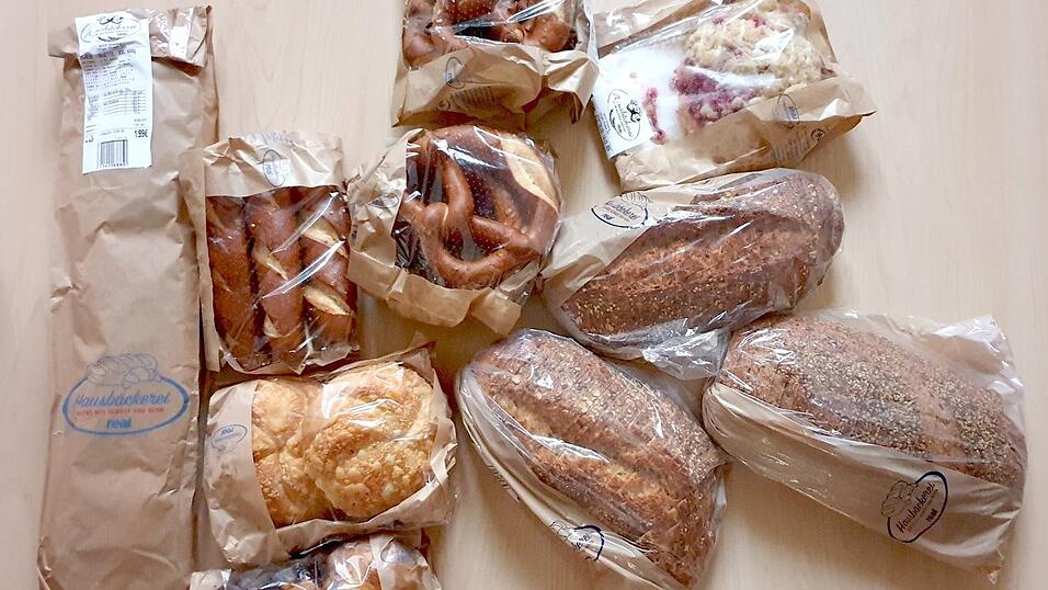 Waren im Wert von rund 15 Euro - erstanden f&uuml;r drei Euro &uuml;ber die App 'too good to go'.