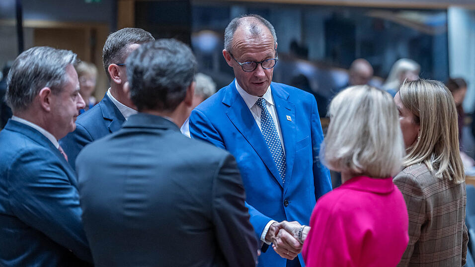 Bundeskanzler Friedrich Merz muss bei dem Gipfel um Unterst&uuml;tzung f&uuml;r seine Sparvorschl&auml;ge zum EU-Haushalt werben.