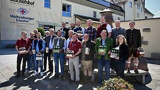 In der Brauerei Bischofshof trafen sich die Vertreterinnen und Vertreter der sieben Stadt- und Landkreisbrauereien, die am Samstag ihre Bierspezialit&auml;ten von 10 bis 22 Uhr auf dem Haidplatz anbieten werden.