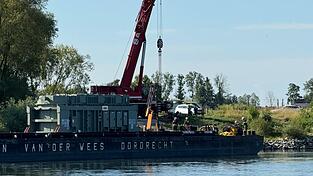 Es war eine Herausforderung, den gewaltigen Transformator umzuladen.