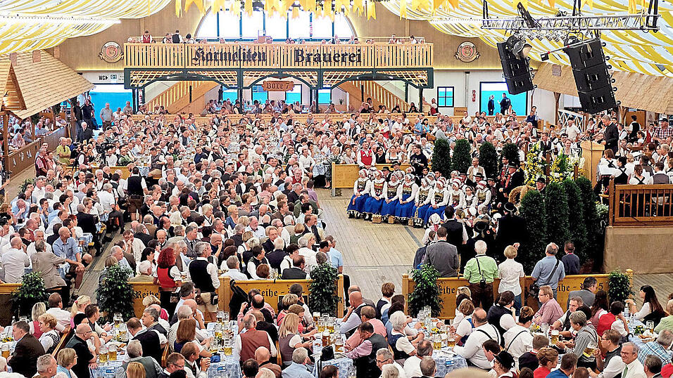 Die 'Trachtler' w&auml;ren gern wieder - nicht nur bei der Er&ouml;ffnung - beim Volksfest 'vorne mit dabei gewesen'.