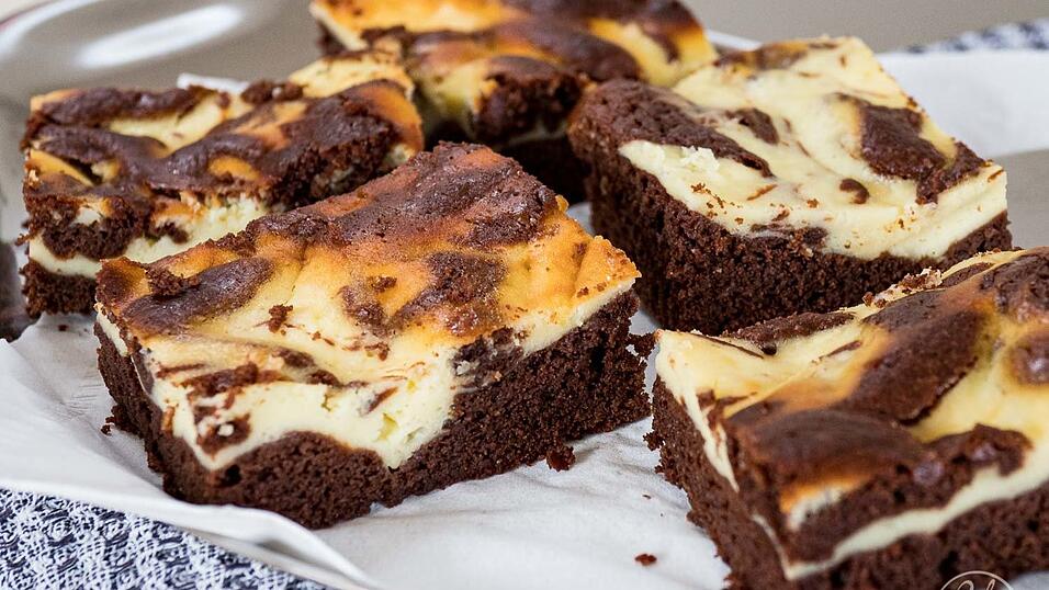 Die Foodblogger von cooknsoul.de stellen diese Woche ihr Rezept zu Frischkäse-Brownies vor.