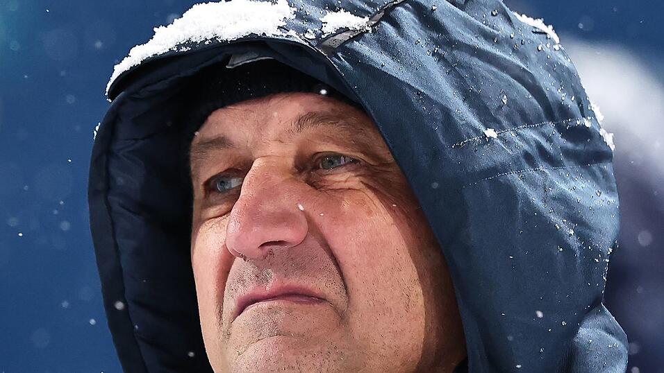 Fis-Renndirektor Sandro Pertile sieht sich nach dem Abbruch Kritik ausgesetzt. Fis-Renndirektor Sandro Pertile sieht sich nach dem Abbruch Kritik ausgesetzt.