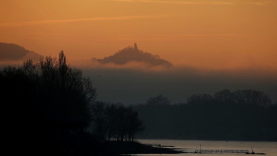 «Westalgie» bezeichnet eine nostalgische Sehnsucht nach der alten Bundesrepublik - hier der Drachenfels bei Bonn im Morgenlicht. (Archivbild) «Westalgie» bezeichnet eine nostalgische Sehnsucht nach der alten Bundesrepublik - hier der Drachenfels bei Bonn im Morgenlicht. (Archivbild)