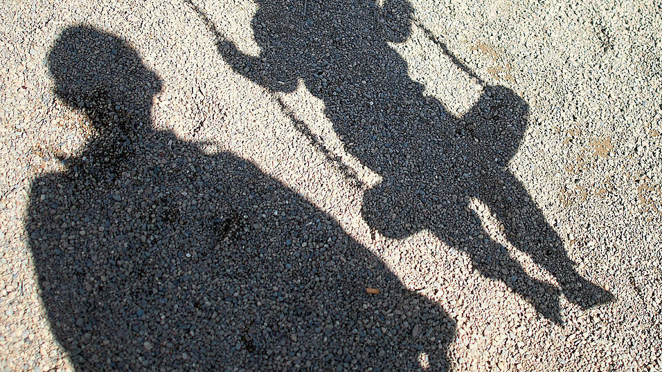 In Aicha vorm Wald hat ein Unbekannter an einem Spielplatz versucht, Kinder zu sich ins Auto zu locken. (Symbolbild) In Aicha vorm Wald hat ein Unbekannter an einem Spielplatz versucht, Kinder zu sich ins Auto zu locken. (Symbolbild)