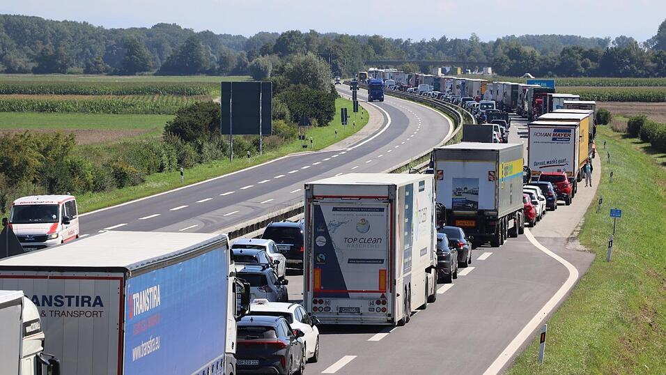 Auf der A92 ging mehrere Stunden lang nichts mehr vorwärts.