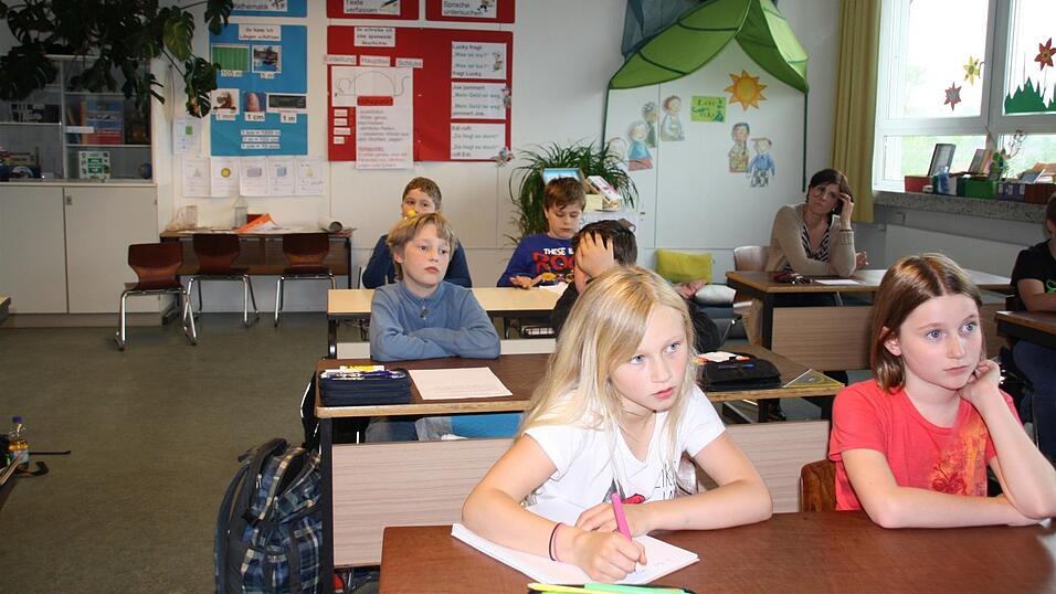 Peter und Anna versuchten sich als Fotografen und hielten die besondere Schulstunde in Bildern fest. Peter und Anna versuchten sich als Fotografen und hielten die besondere Schulstunde in Bildern fest.