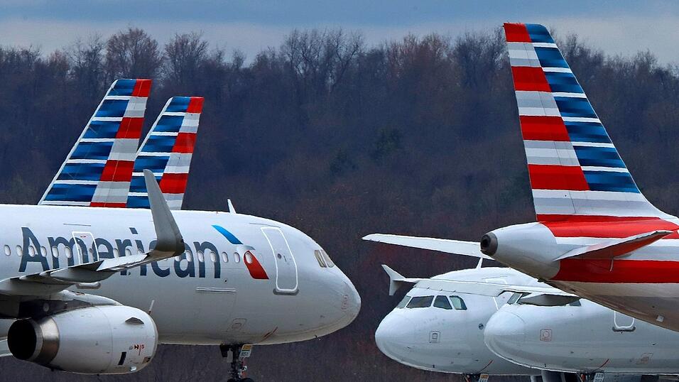 Ein Inlandsflug der US-Gesellschaft American Airlines musste in Baltimore zwischenlanden, um einen randalierenden Passagier von Bord holen zu lassen. (Archivbild). Ein Inlandsflug der US-Gesellschaft American Airlines musste in Baltimore zwischenlanden, um einen randalierenden Passagier von Bord holen zu lassen. (Archivbild).