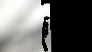 T&auml;ter t&auml;uschen bei &Uuml;berf&auml;llen an Haus- und Wohnungst&uuml;ren oft Notlagen vor. (Symbolbild)