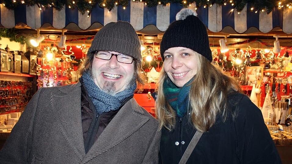 Am Donnerstagabend ist der Landshuter Christkindlmarkt eröffnet worden. Am Donnerstagabend ist der Landshuter Christkindlmarkt eröffnet worden.