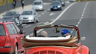 Als das Käfer Cabrio gebaut wurde, hatte es Kultstatus, heute wird immer seltener zur offenen Bauweise gegriffen. (Archivbild) Als das Käfer Cabrio gebaut wurde, hatte es Kultstatus, heute wird immer seltener zur offenen Bauweise gegriffen. (Archivbild)