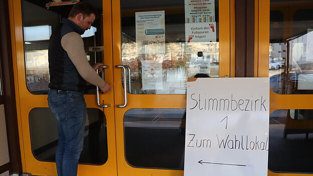 Die Wahllokale &ouml;ffnen um Punkt 8 Uhr.