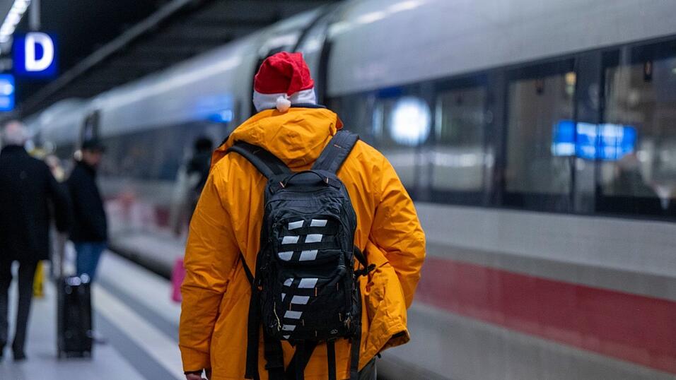 Züge sind am frühen Morgen und am späten Abend in der Regel weniger voll. (Archivbild) Züge sind am frühen Morgen und am späten Abend in der Regel weniger voll. (Archivbild)