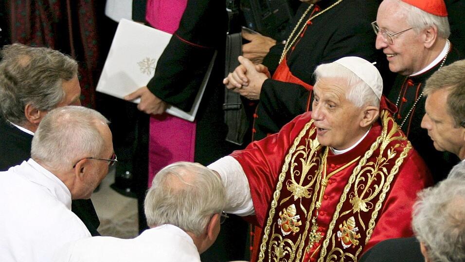 In Freising traf der Papst 2006 auch bekannte Gesichter. (Archivbild) In Freising traf der Papst 2006 auch bekannte Gesichter. (Archivbild)