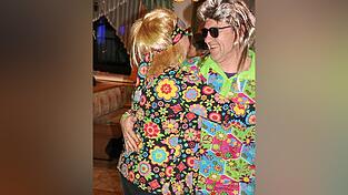 Landratskandidat Michael Multerer hatte sich unter die Menge gemischt.