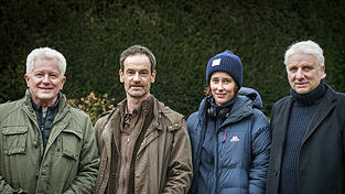 Beim Dreh in M&uuml;nchen: Regisseurin Pia Strietmann mit den Darstellern der M&uuml;nchner Ermittler, Miroslav Nemec, links) und Udo Wachtveitl (rechts), und J&ouml;rg Hartmann, der den Dortmunder Polizisten Peter Faber spielt