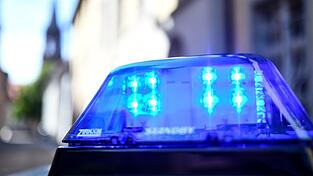 Die Polizei Mallersdorf-Pfaffenberg ermittelt nach einem Vorfall in Geiselhöring. (Symbolbild)