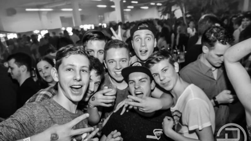 Gleich bei der Eröffnung platzte die neue Diskothek Peggy P. aus allen Nähten. Gleich bei der Eröffnung platzte die neue Diskothek Peggy P. aus allen Nähten.