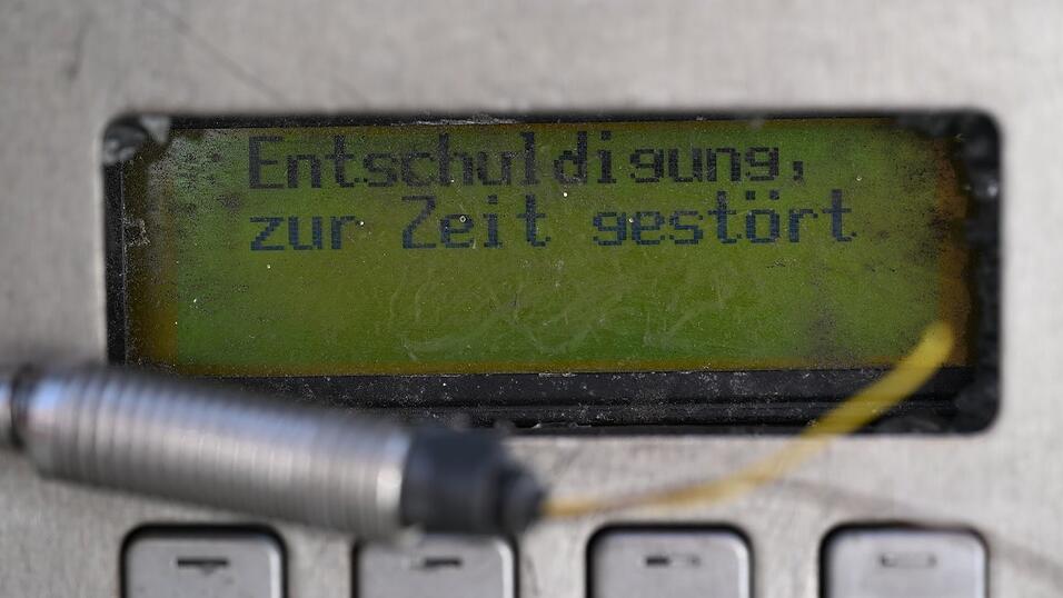Der St&ouml;rungshinweis im Display eines kaputten &ouml;ffentlichen Telefons liest sich so, als w&uuml;rde die St&ouml;rung irgendwann mal behoben - das wird aber nicht mehr passieren.
