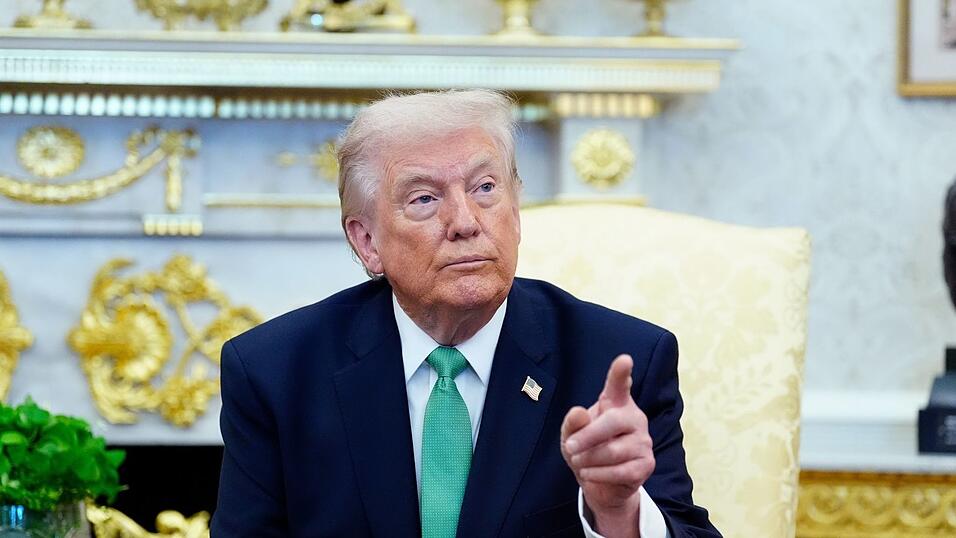 US-Pr&auml;sident Trump will, dass Tanker wieder durch die Stra&szlig;e von Hormus fahren k&ouml;nnen. (Archivbild)