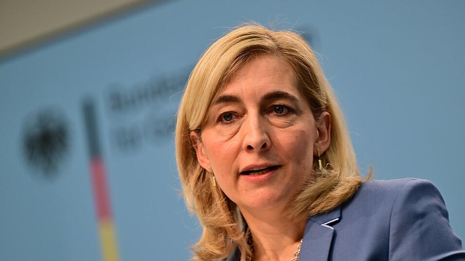 Nina Warken muss bis Ende April einen fertigen Gesetzentwurf vorlegen.