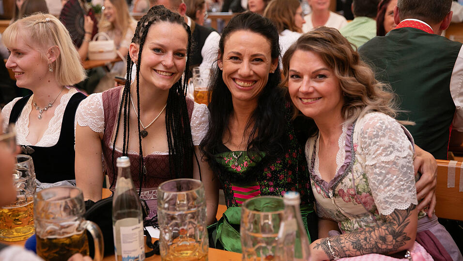 Die Partybilder vom Samstag, 9. August, aus dem Festzelt Nothaft. Die Partybilder vom Samstag, 9. August, aus dem Festzelt Nothaft.