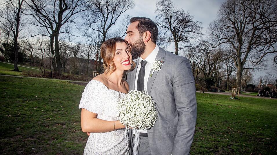 Bussi f&uuml;r die Braut: Besondere Termine f&uuml;r die standesamtliche Trauung sind beliebt.