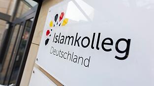 Die vom Bund geförderte Ausbildung des Islamkollegs ist hierzulande einzigartig. (Archivbild) Die vom Bund geförderte Ausbildung des Islamkollegs ist hierzulande einzigartig. (Archivbild)