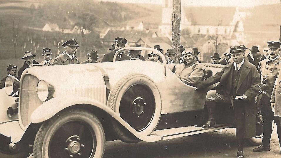 Rennsport an der neuen Bergstra&szlig;e (etwa 1938)