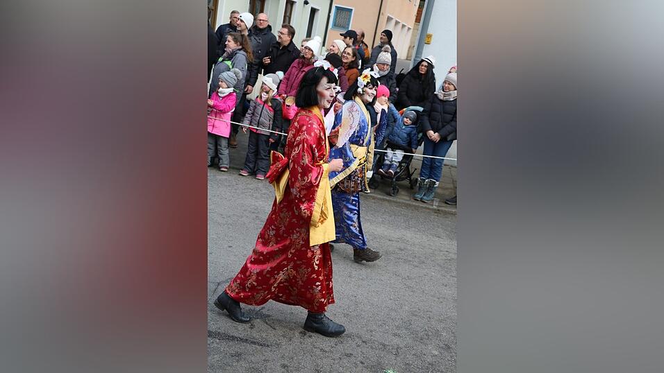 Beim Bogener Faschingsumzug war einiges geboten.
