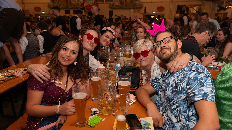 Die Partybilder vom Samstag, 12. August 2023, aus dem Festzelt Greindl. Die Partybilder vom Samstag, 12. August 2023, aus dem Festzelt Greindl.