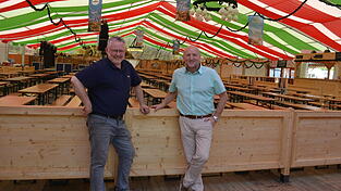 Festwirt Markus Stahl und Bürgermeister Franz Aster fiebern dem Volksfest entgegen. Festwirt Markus Stahl und Bürgermeister Franz Aster fiebern dem Volksfest entgegen.