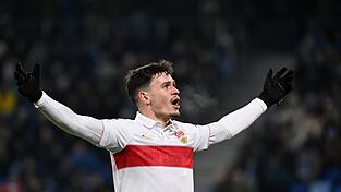 Fabian Rieder spielte in der vergangenen Saison auf Leihbasis beim VfB Stuttgart, nun wechselt er zum FC Augsburg. (Archivbild)