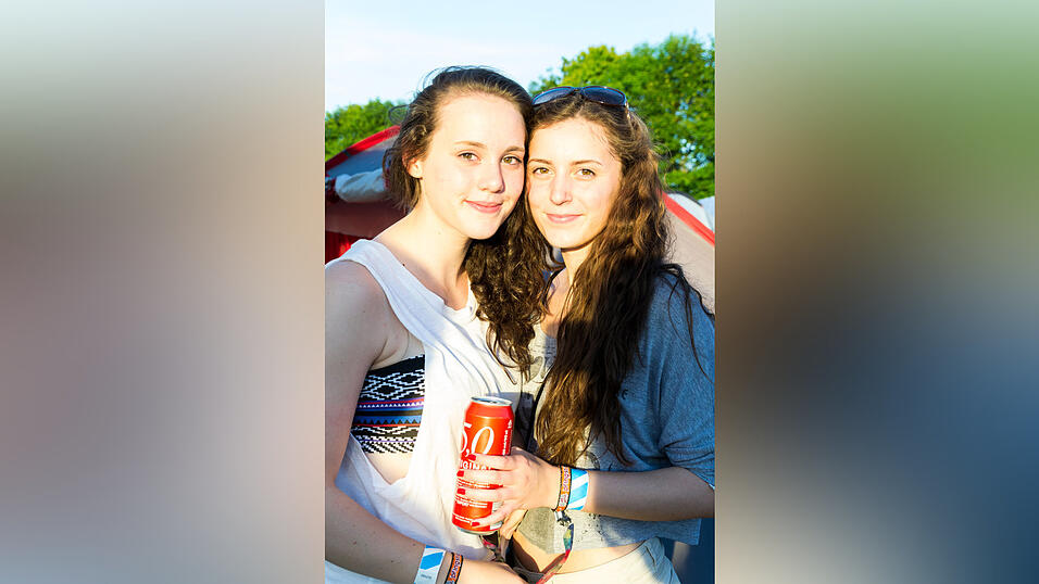 Ein Streifzug durch das Campinggelände: Trotz heißer Temperaturen sind die Festivalbesucher bestens gelaunt. (Foto: Susanne Raith) Ein Streifzug durch das Campinggelände: Trotz heißer Temperaturen sind die Festivalbesucher bestens gelaunt. (Foto: Susanne Raith)