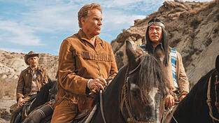Abahachi (Michael „Bully“ Herbig, rechts) und Ranger (Christian Tramitz) reiten wieder ins Abenteuer.