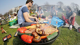 Grillen ist nicht an jedem &ouml;ffentlichen Ort erlaubt. (Foto: Malte Christians/dpa)