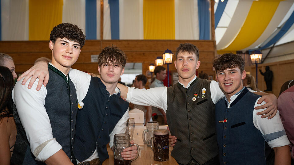 Die Partybilder vom Samstag, 15. August, aus dem Festzelt Reisinger. Die Partybilder vom Samstag, 15. August, aus dem Festzelt Reisinger.