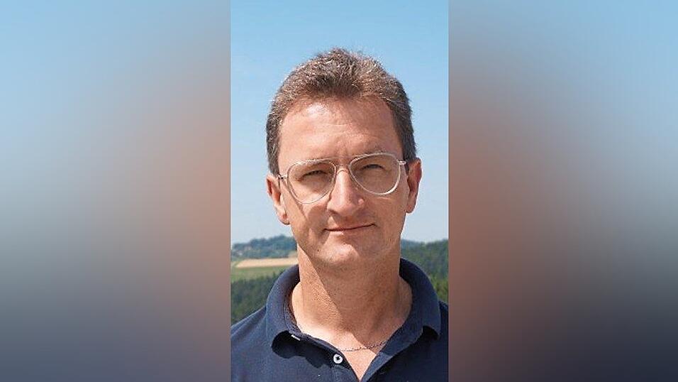 Auch Siegfried Jäger aus Neureichenau (Kreis Freyung-Grafenau) kandidiert. Auch Siegfried Jäger aus Neureichenau (Kreis Freyung-Grafenau) kandidiert.