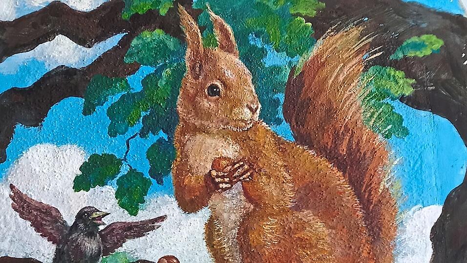 Jedes Klassenzimmer hat seit den 1950er Jahren ein leicht erkennbares Zeichen: welches nun durch Vladimir Chubov 2021 erneuert wurde. Hier sind farblich markant ein kleines europ&auml;isches Eichh&ouml;rnchen, ein Spatz und ein Buntspecht abgebildet, damit die Kinder den richtigen Klassenraum finden.