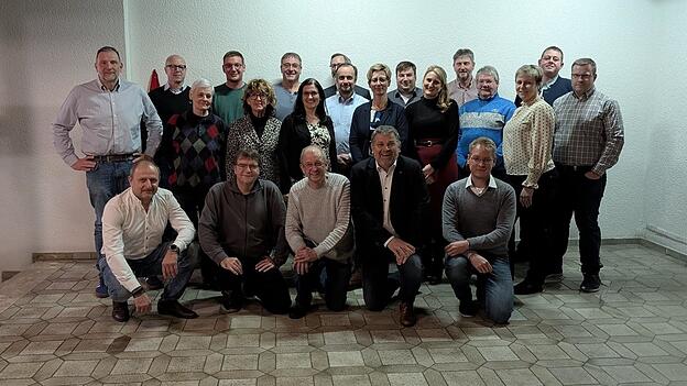 Die Kandidaten der „Unabhängige Wählergemeinschaft Bad Kötzting und Land“ mit Listenführer Ludwig Kern (vorne, 2.v.r.).