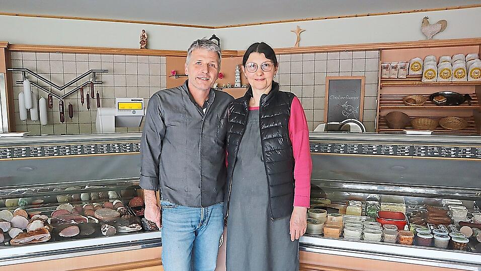 Angelika und Klaus Schwarz geben zwar den Bedienladen auf, aber keineswegs die Metzgerei. Ver&auml;nderungen stehen schon in vier Wochen an.